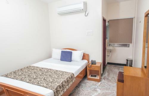 Hotel Rathnavel Towers
