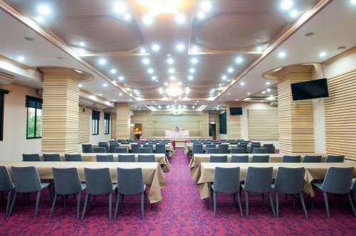 Pearl Resort & Hotel