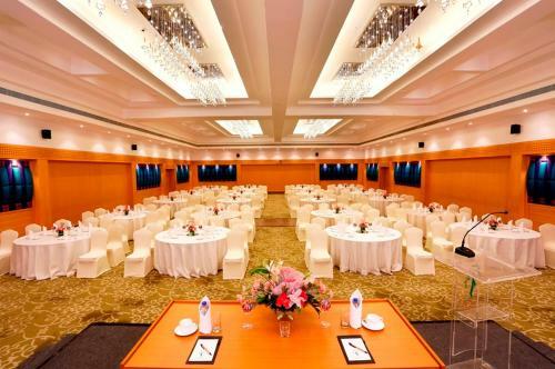 Hotel Green Park Chennai
