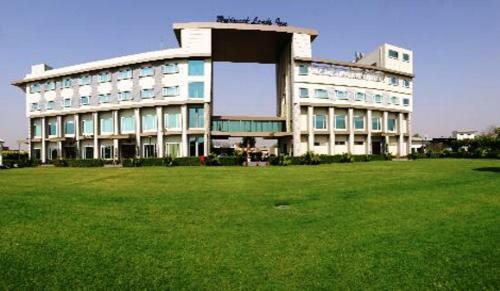Hotel Brijwasi Lands Inn
