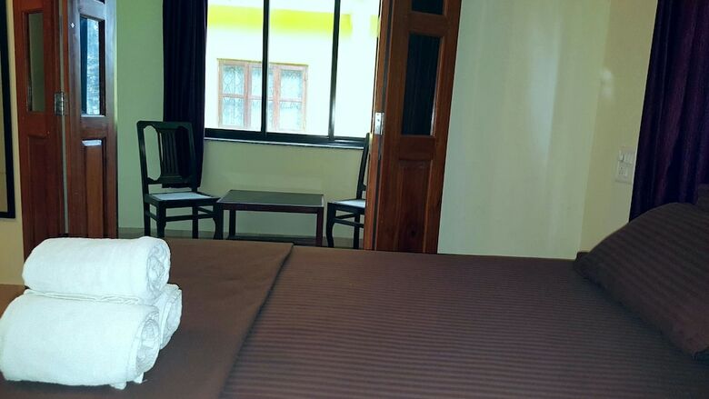 Majhi Hotel