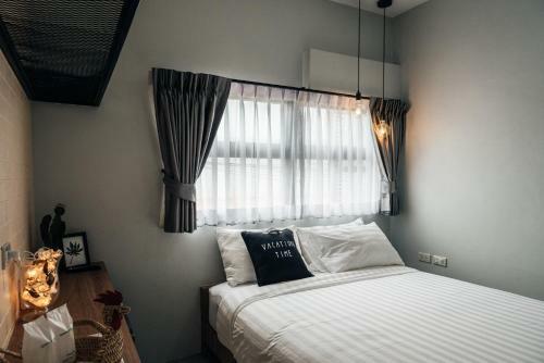 Journey Hostel Surat