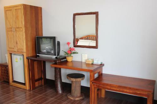 Hotel Baanrimnam Resort Trat