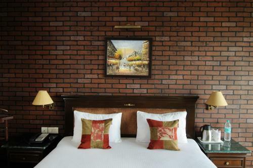 Hotel Diplomat Residency
