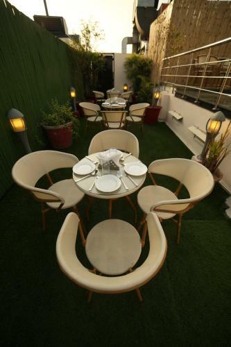 Hotel Woodapple Residency