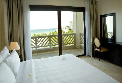 Hotel Olalani Resort & Condotel