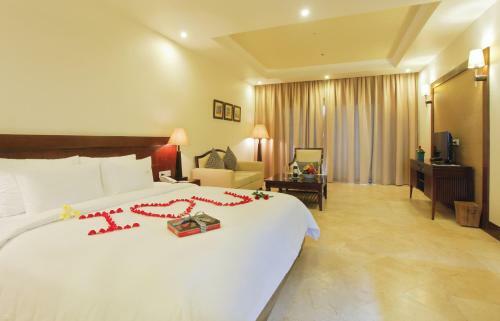 Hotel Olalani Resort & Condotel