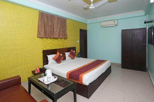 Oyo 10048 Hotel Aditya Inn