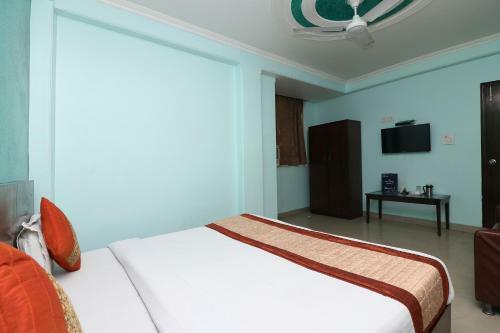 Oyo 10048 Hotel Aditya Inn