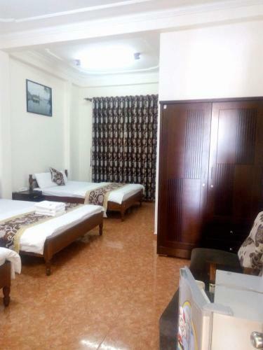 Hostal M & T Hotel