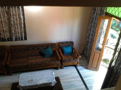 Hostal Menezes House