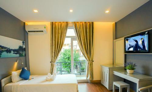 Green Field Hotel