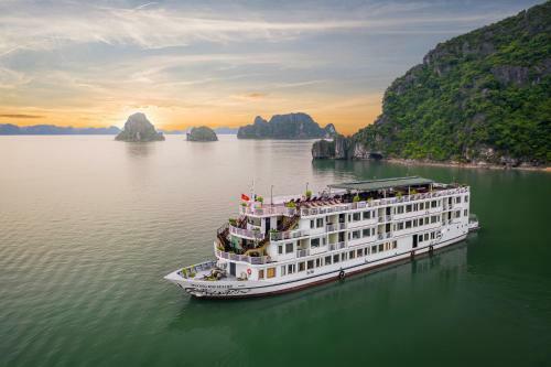 Huong Hai Sealife Cruise