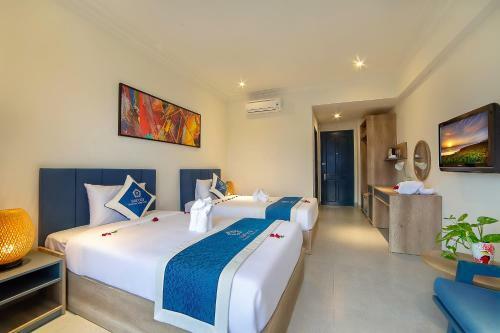 Aurora Riverside Hotel & Villas