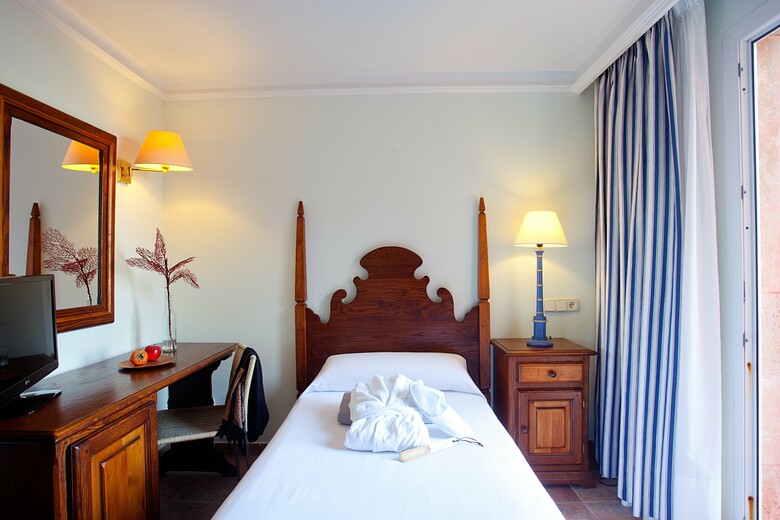 Hotel Cala Sant Vicen�
