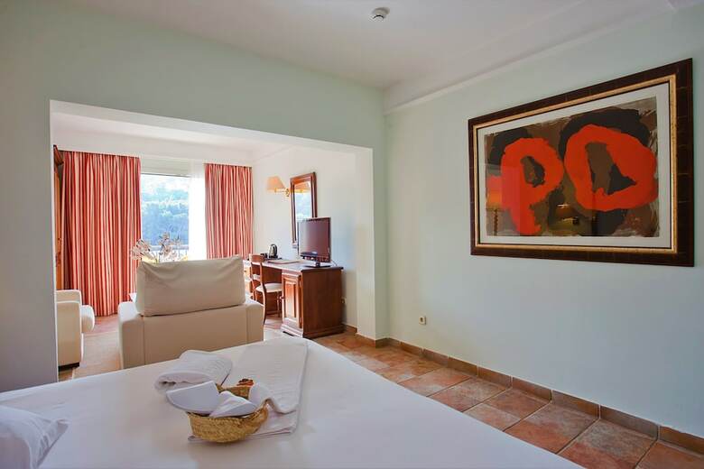 Hotel Cala Sant Vicen�