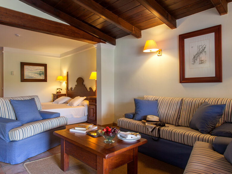 Hotel Cala Sant Vicen�