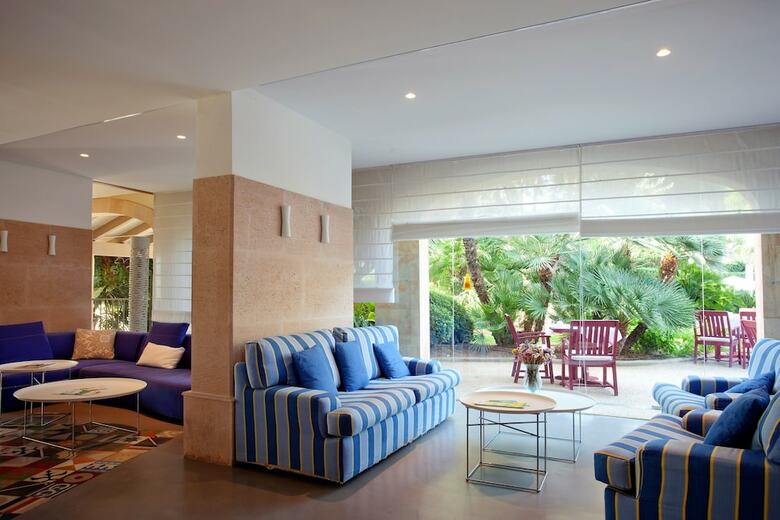 Hotel Cala Sant Vicen�