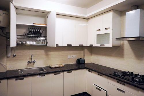 Woodpecker Service Apartments - Green Park