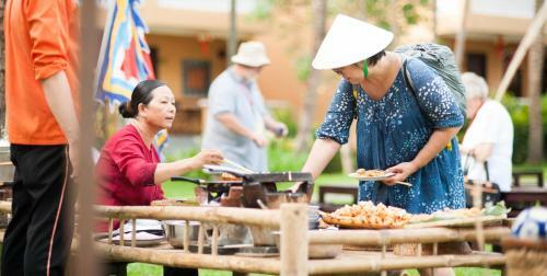 Hotel Vinh Hung Riverside Resort & Spa