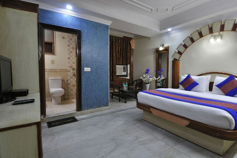 Hotel De Holiday International