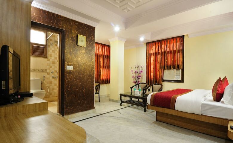 Hotel De Holiday International