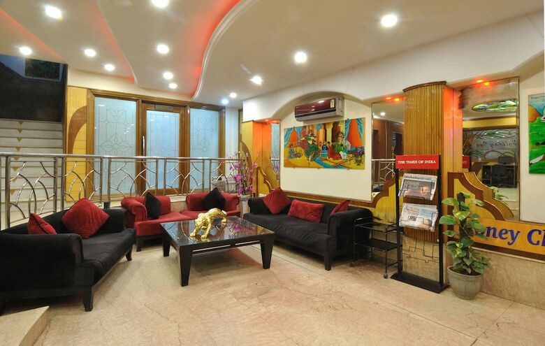 Hotel De Holiday International