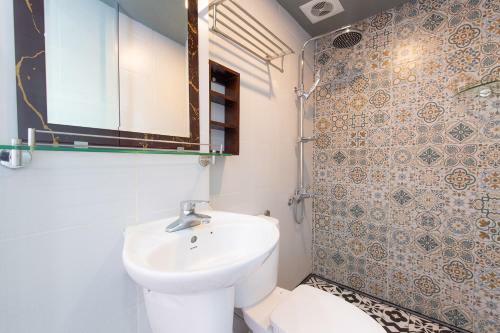 Hostal Happy Moon Guest House
