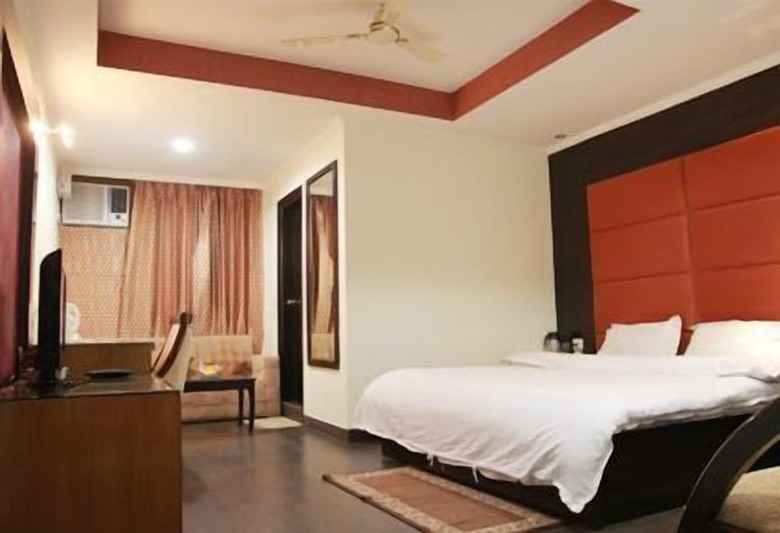 Hotel Chirag Residency
