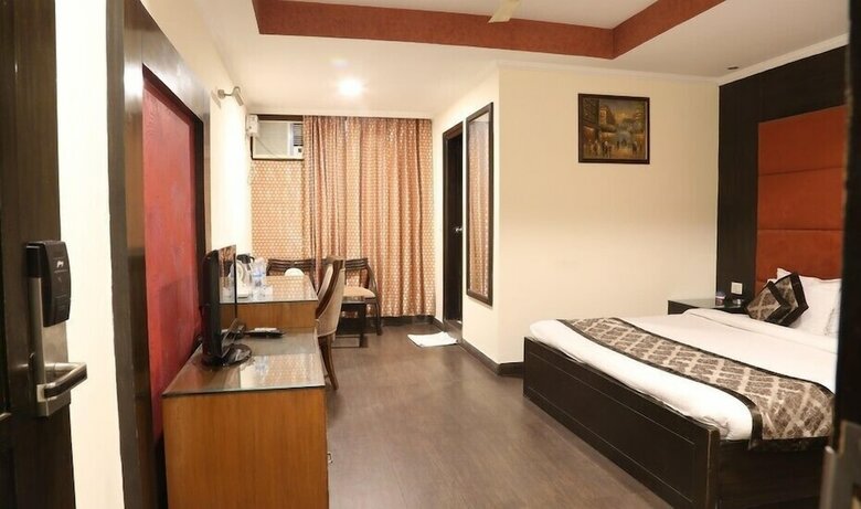 Hotel Chirag Residency