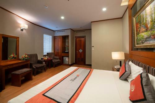 Hanoi La Rosa Hotel
