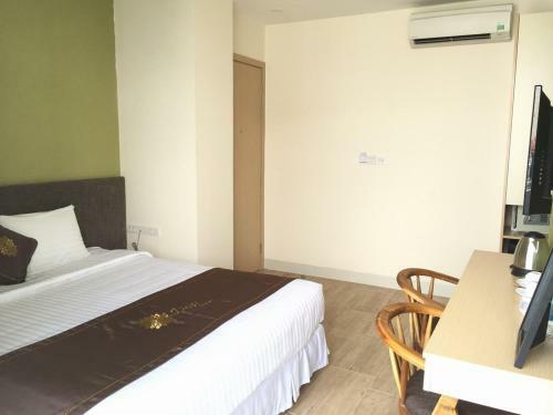 Daisy Hotel