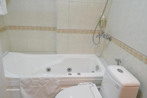 Santa Hanoi Hotel 2