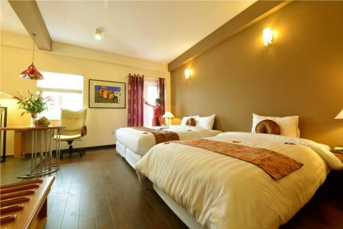 Golden Sun Villa Hotel