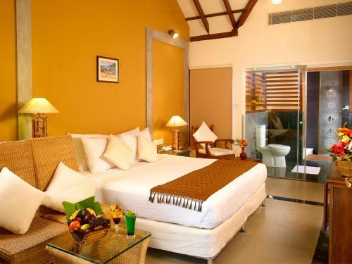 Hotel Poovar Island Resort