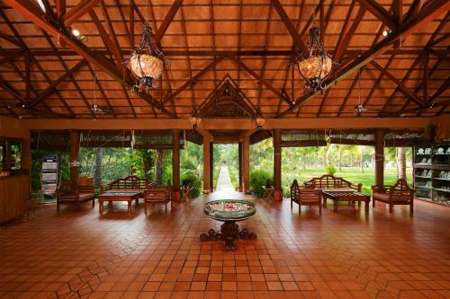 Hotel Poovar Island Resort