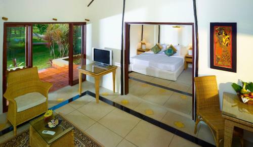 Hotel Poovar Island Resort