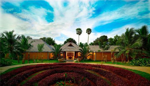 Hotel Poovar Island Resort