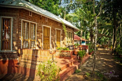 Hostal Ashtamudi Villas