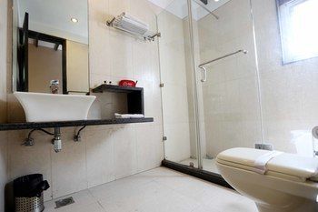 Hotel Oyo Premium Patel Nagar