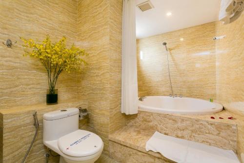 A & Em - Le Prince Hotel