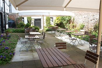 Tudor House Hotel - Guest House