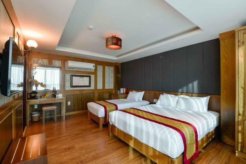 Dragon Palace Hotel