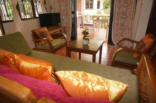 Hotel Baannoksuan Resort