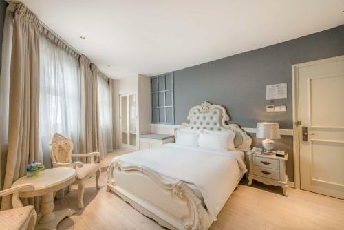 Hotel A & Em - 280 Le Thanh Ton