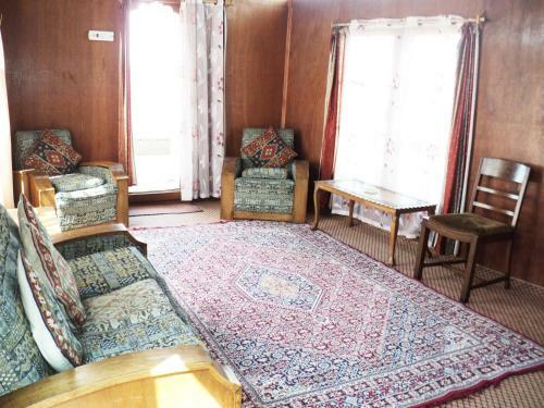 Houseboat Kohisar