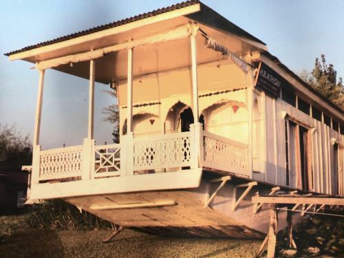 Houseboat Kohisar