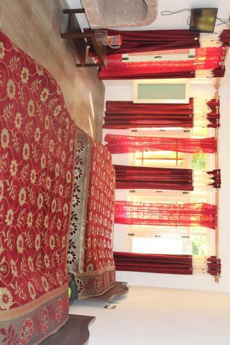 Posada Grand Noora Palace