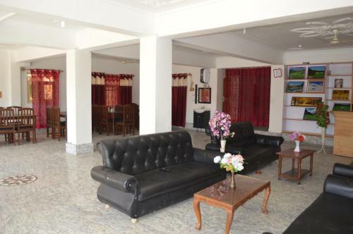 Posada Grand Noora Palace
