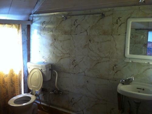 Houseboat Holiday Home